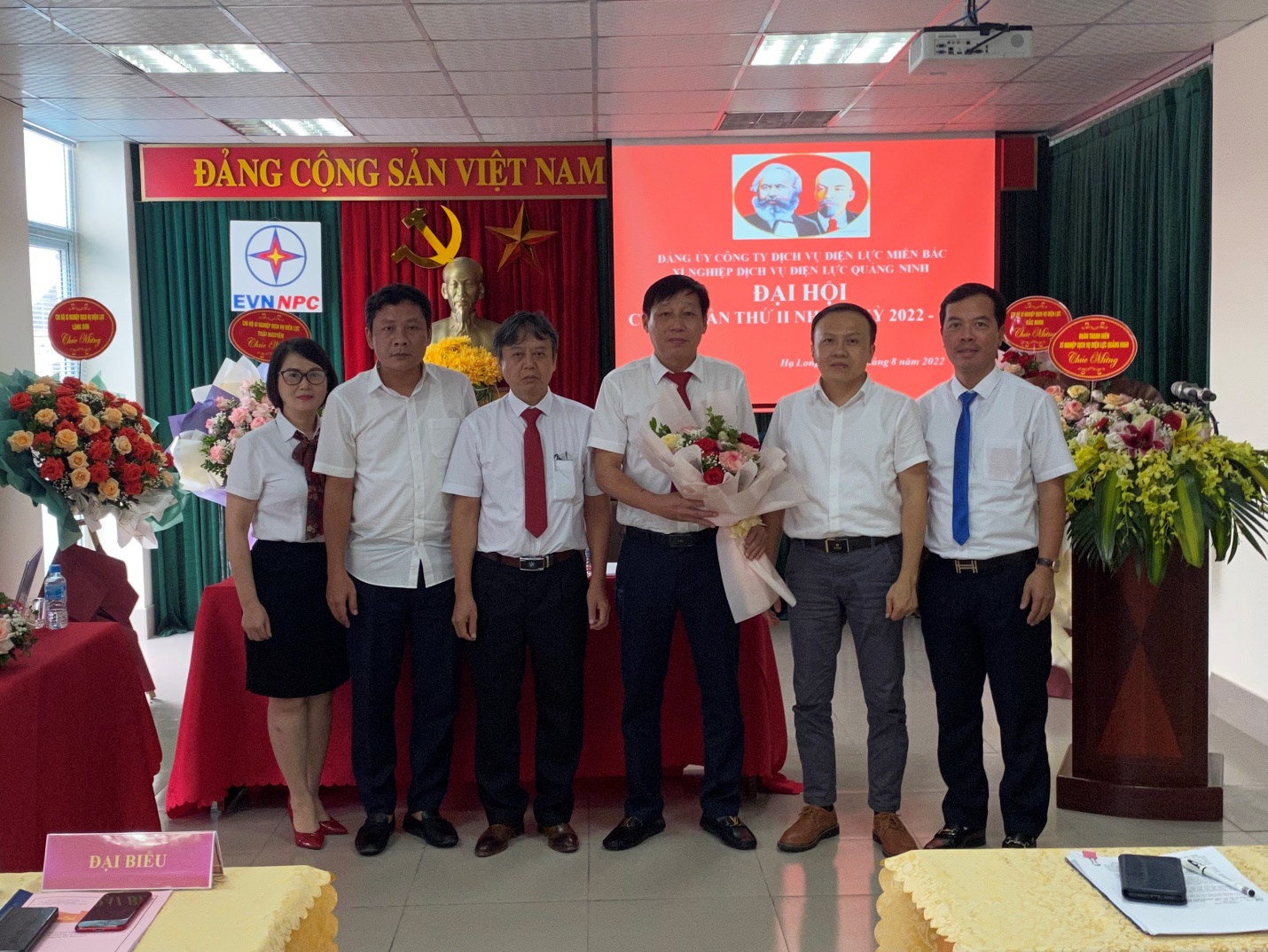 Xí nghiệp Dịch vụ Điện lực Quảng Ninh tổ chức Đại hội chi bộ lần thứ II nhiệm kỳ 2022-2025.